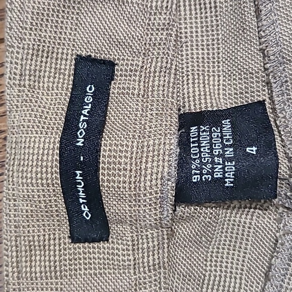 Tweed pattern Capri pants. Size 4. Good condition. - Picture 4 of 7